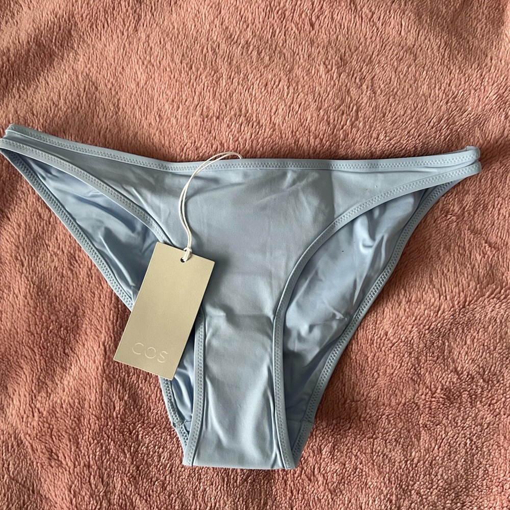 NWT, COS Women’s bikini bathing suit bottom, Eur 36 Baby Blue
